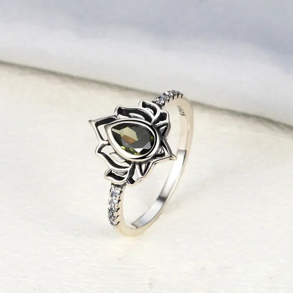 Pierścionek Kwiat Lotosu Srebrny Kobieta zielony