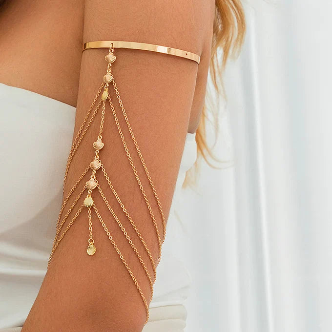 Biżuteria na biceps i bransoletka na ramię damska - elegancka ozdoba złoty łańcuch na ramię