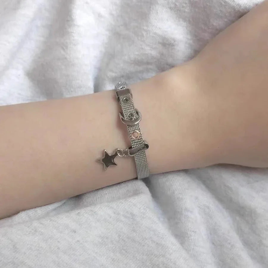 Bransoletka z urokiem z gwiazdą astrologii