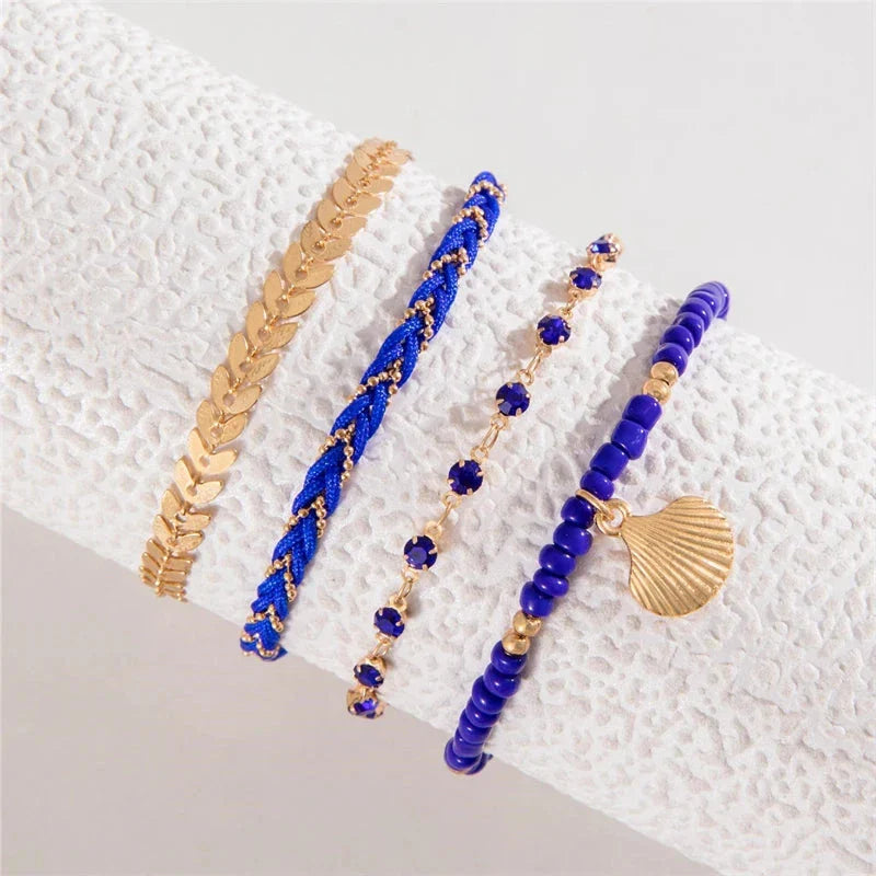 Niebieskie bransoletki w stylu boho