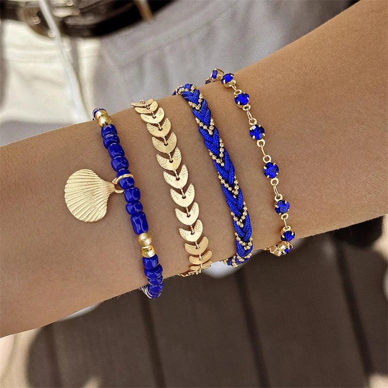 Niebieskie bransoletki w stylu boho