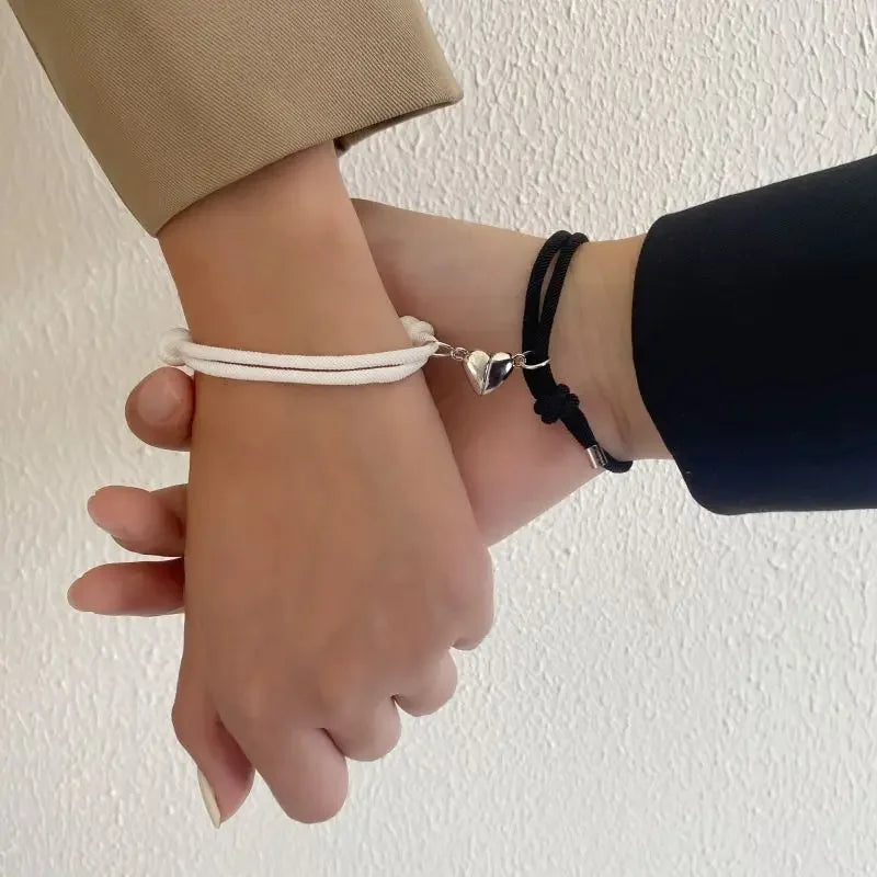 Bransoletki dla par przyjaciół z magnetycznym sercem Gourmette 1