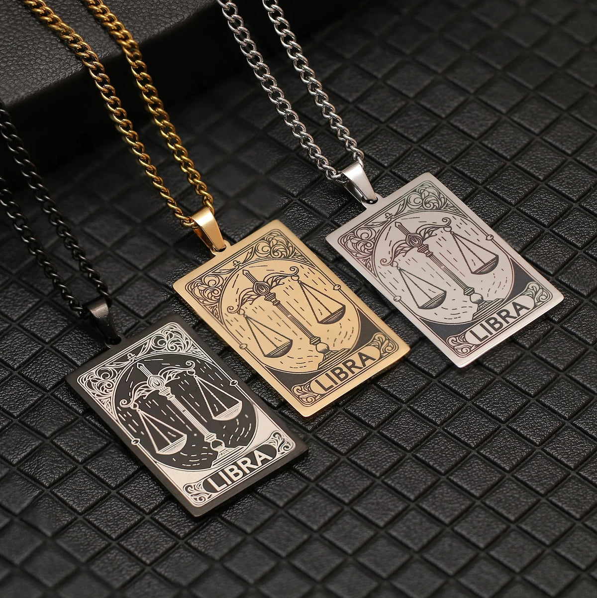 Naszyjnik z ładnym wisiorkiem znaku zodiaku astrologicznego