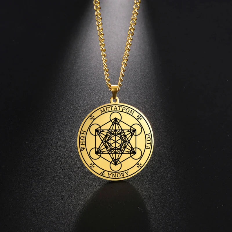 Naszyjnik z zawieszką w kształcie sześcianu Metatron złoty
