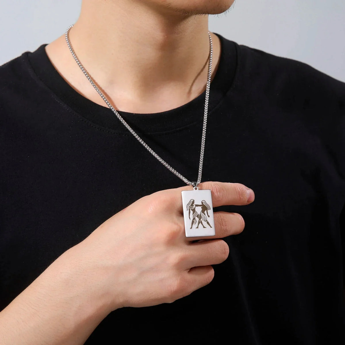 Naszyjnik z eleganckim wisiorkiem zodiakalnym znakiem astrologicznym