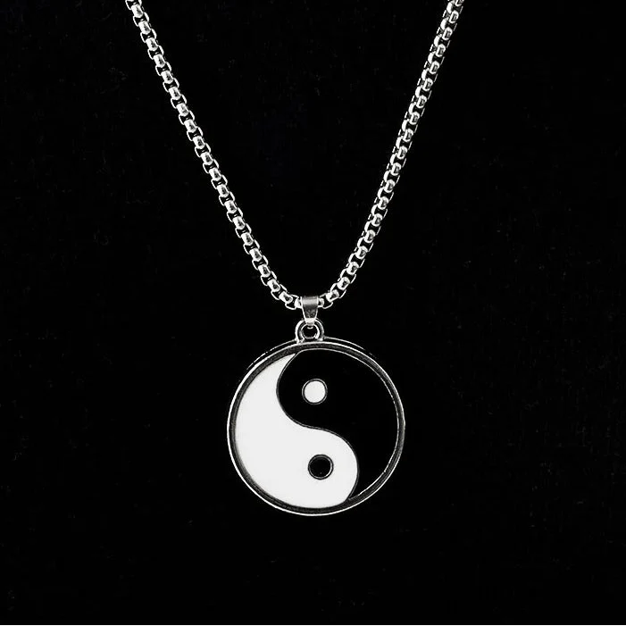 Naszyjnik z zawieszką Yin Yang czarno-białą