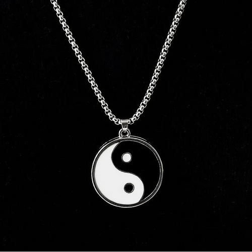 Naszyjnik z zawieszką Yin Yang czarno-białą