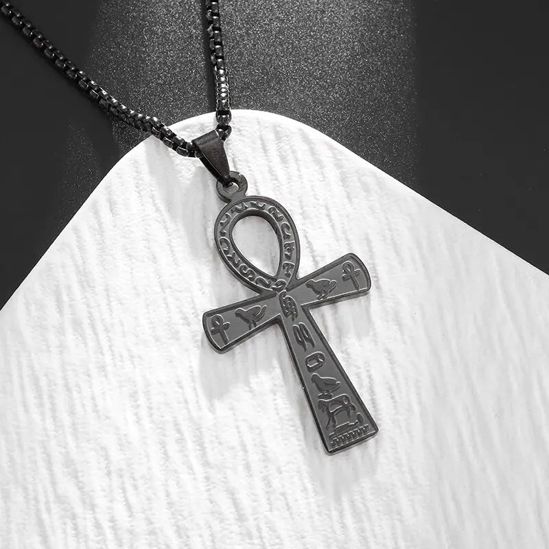 Naszyjnik z zawieszką amuletem krzyża Ankh Egipt czarny