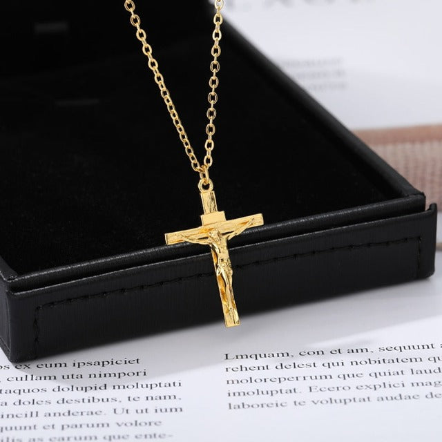 Naszyjnik i zawieszka Jezus Chrystus krzyż męski złoto