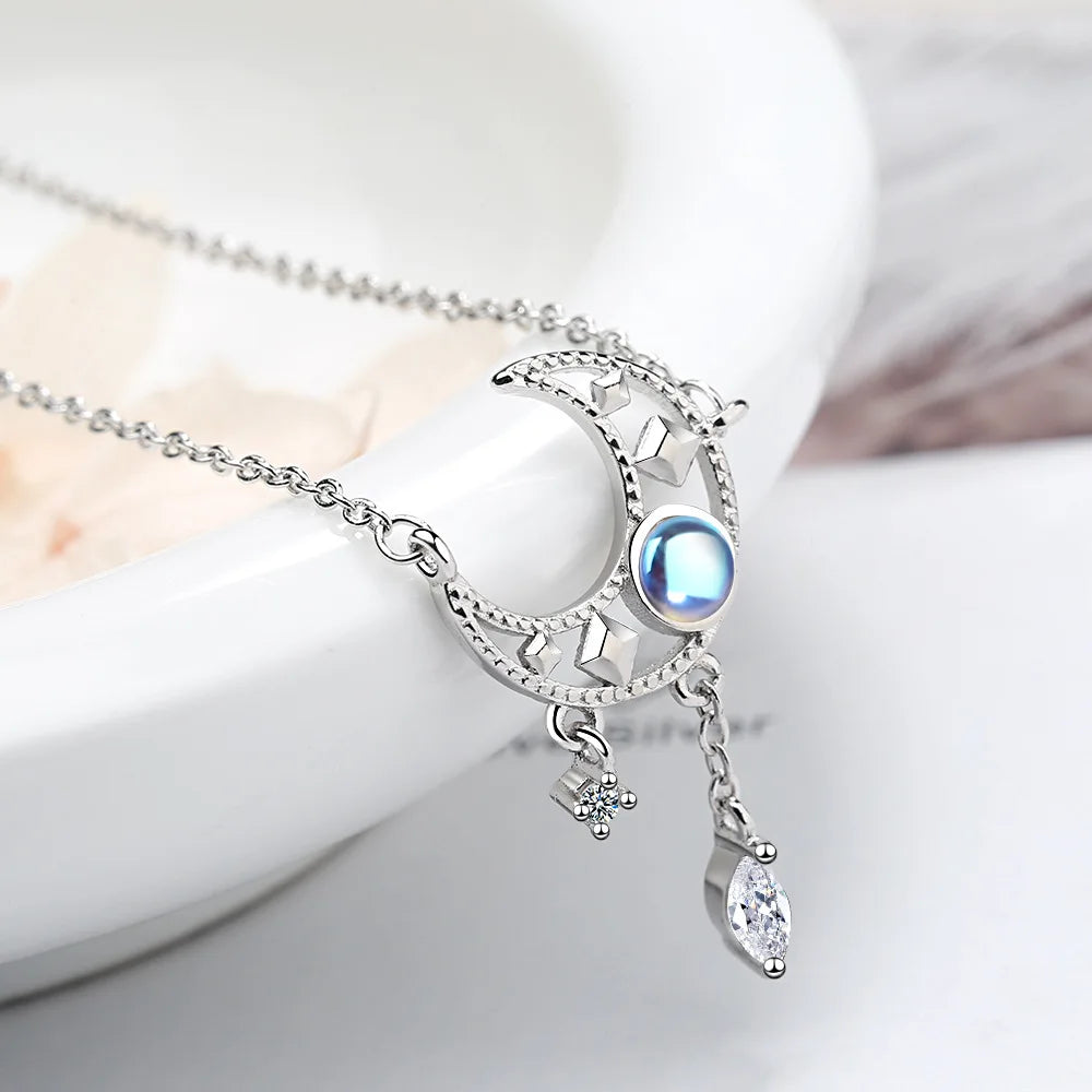 Naszyjnik z zawieszką księżycową z kryształem