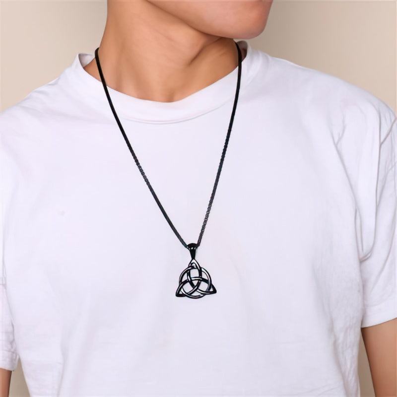 Naszyjnik z zawieszką Węzeł Trójcy - Triquetra 