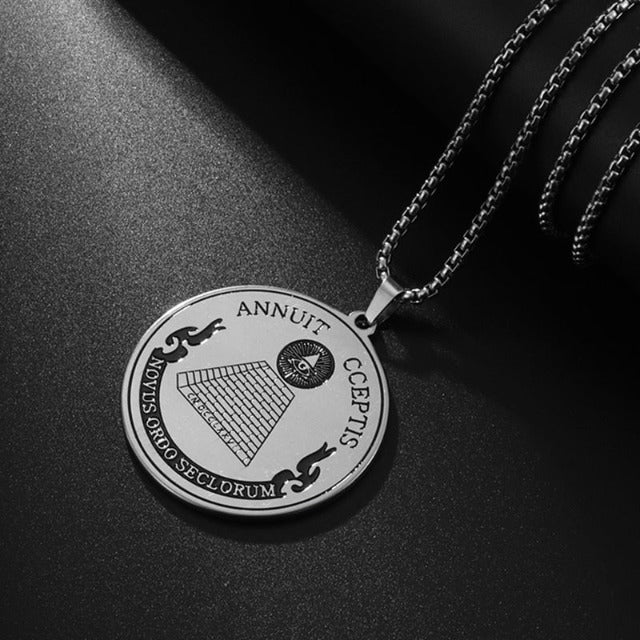 Naszyjnik z zawieszką Oko Opatrzności Piramida Illuminati Naszyjnik z zawieszką Oko Opatrzności Piramida Illuminati srebrny