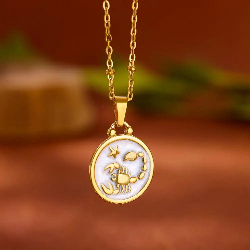 Złoty i biały naszyjnik z zawieszką Znaki Zodiaku 12 Konstelacji skorpion