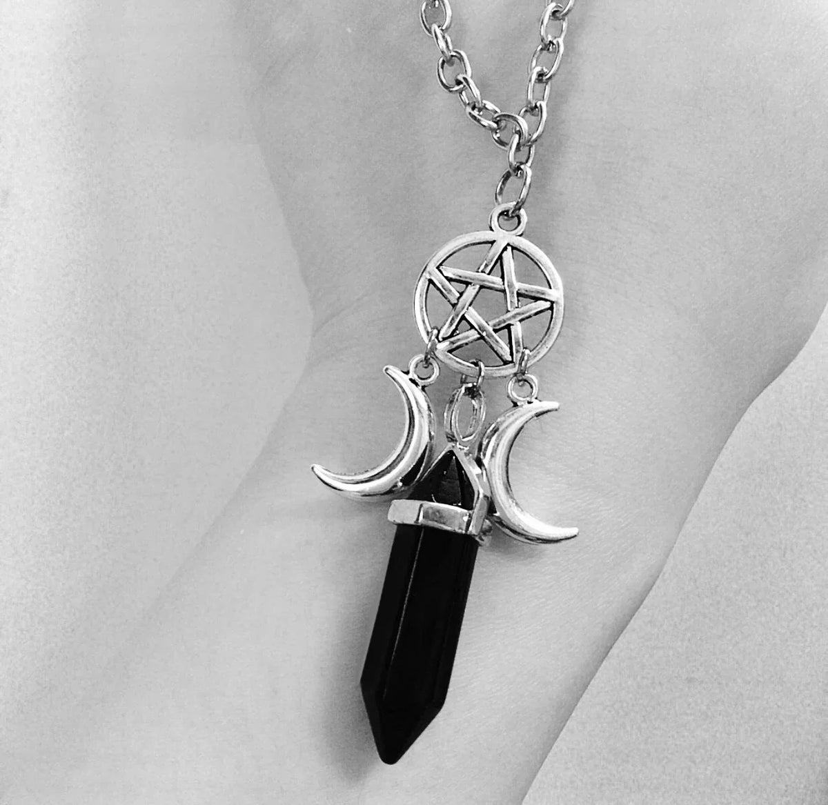 Naszyjnik z zawieszką potrójnego księżyca czarownictwo wicca kobieta czarny pentagram