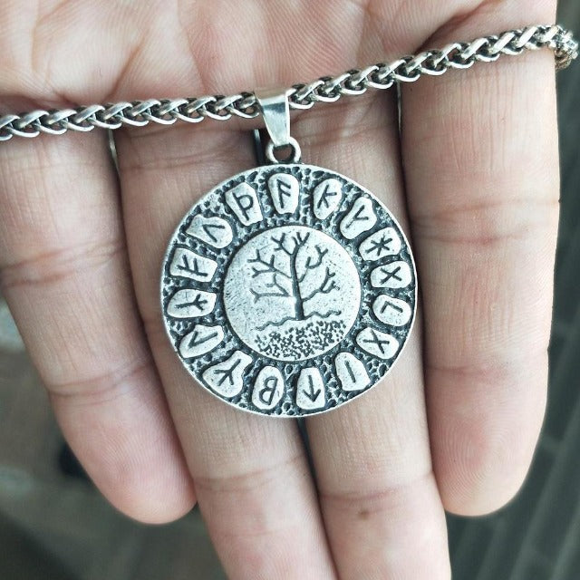 Naszyjnik z zawieszką Yggdrasil (posrebrzany lub pozłacany) posrebrzany