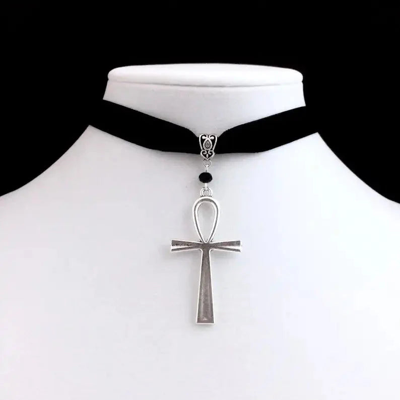 Naszyjnik typu choker z wisiorkiem krzyża Ankh
