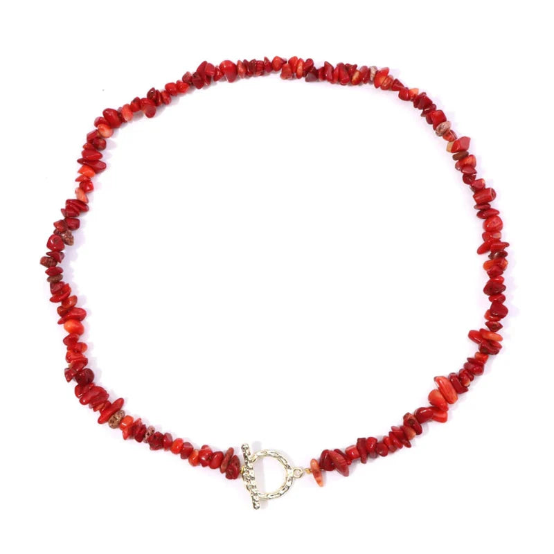 Naszyjnik choker z zawieszką z naturalnych kamieni czerwonego koralu