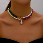 Naszyjnik typu choker ze stylowym wisiorkiem z fioletowych pereł