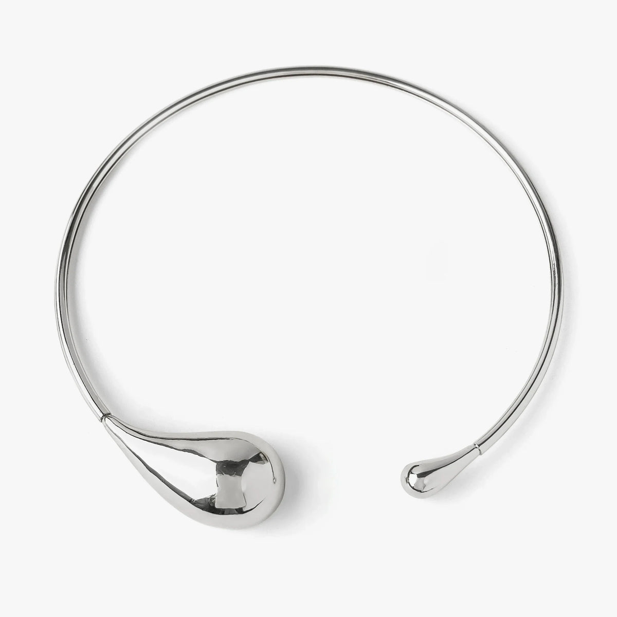 Naszyjnik obroża z zawieszką w kształcie kropli wody srebrny