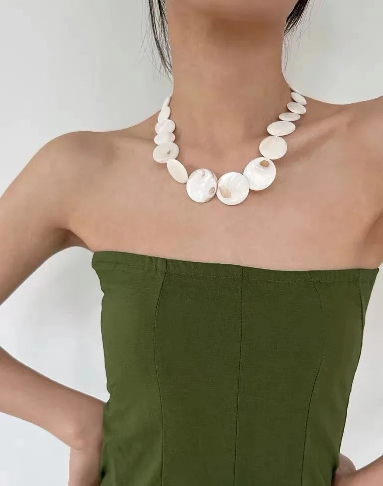 Naszyjnik typu choker z masy perłowej i muszli 1