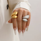 Duży pierścień z kroplą wody srebrny