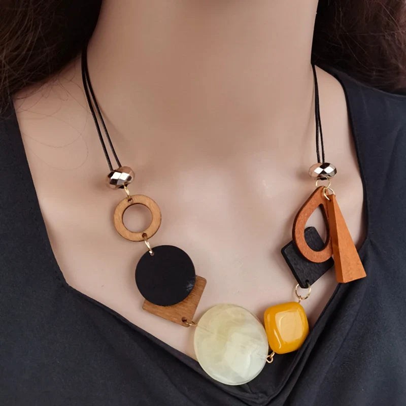 Naszyjnik z asymetryczną zawieszką w stylu boho beżowy