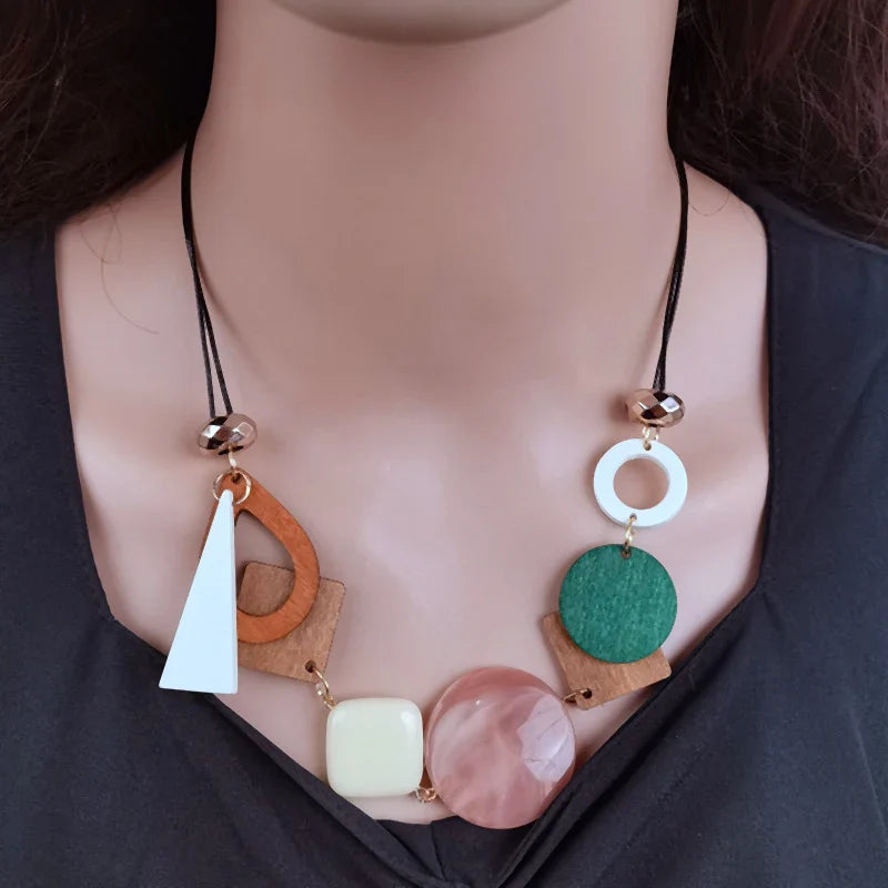 Naszyjnik z asymetryczną zawieszką w stylu boho różowy