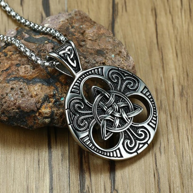 Irlandzki wisiorek Claddagh