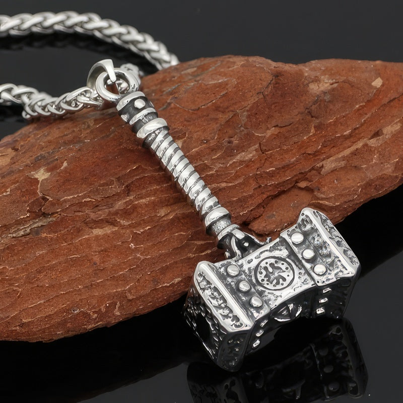 Wisiorek Mjolnir 