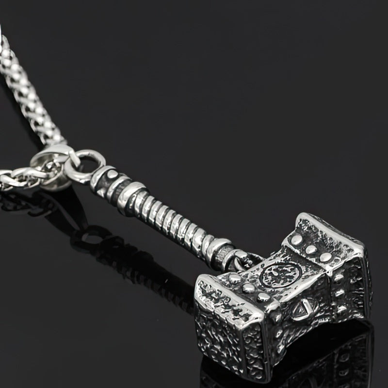Wisiorek Mjolnir 