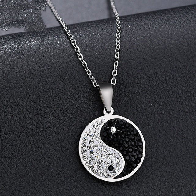 Wisiorek Yin Yang z kamieniem