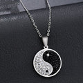 Wisiorek Yin Yang z kamieniem