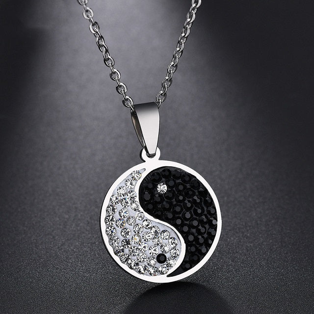 Wisiorek Yin Yang z kamieniem